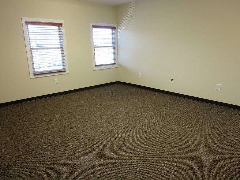More Photos Of 321 Dick St, Fayetteville Medical For Sale