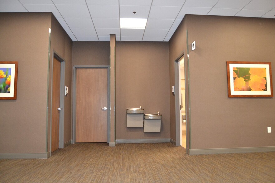 More Photos Of 2 Hospital Plz, Old Bridge Medical For Lease