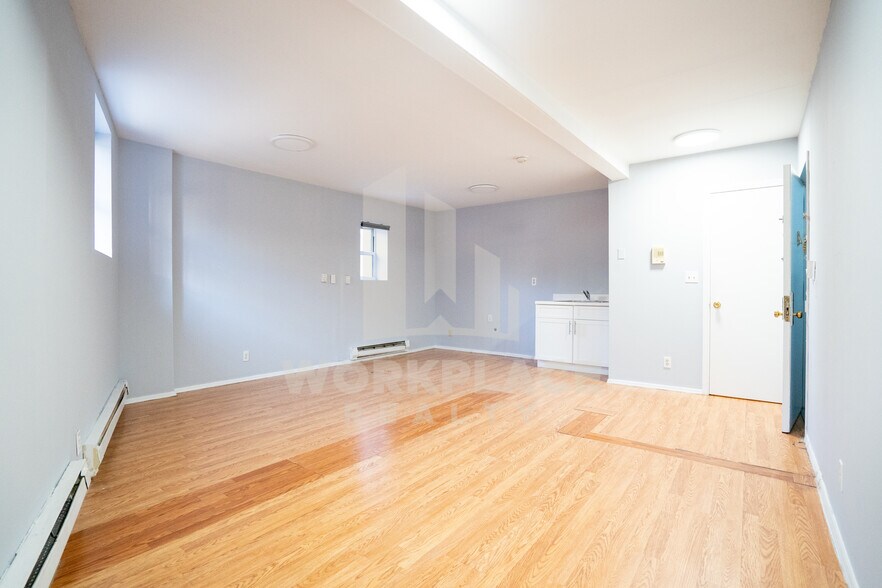More Photos Of 1554 63rd St, Brooklyn Warehouse For Lease