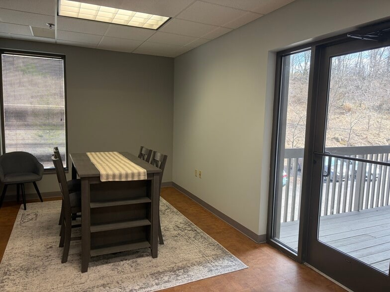 More Photos Of 7000 Stonewood Dr, Wexford Medical For Lease