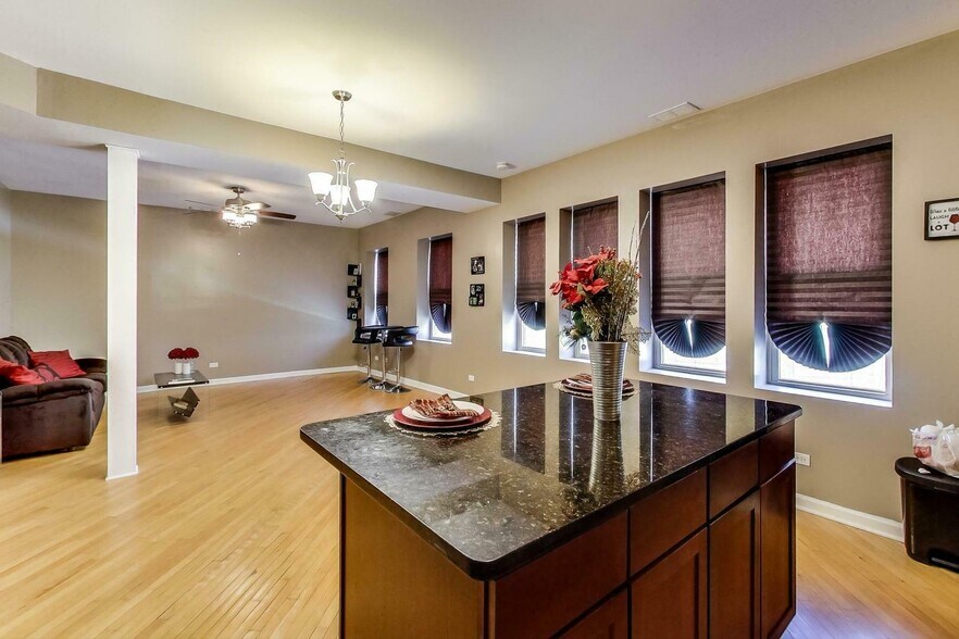 More Photos Of 6700 S Clyde Ave, Chicago Apartments For Sale