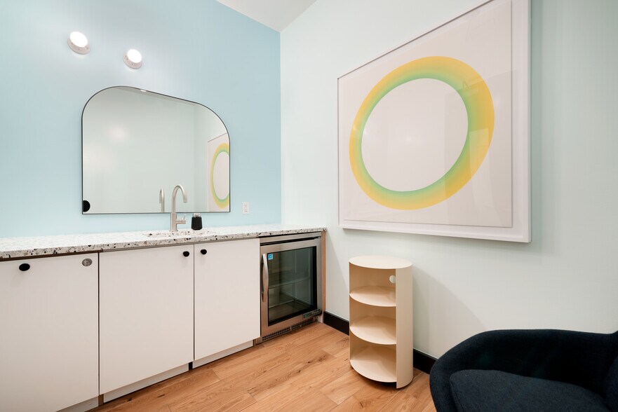 More Photos Of 222 N Pacific Coast Hwy, El Segundo Office For Lease