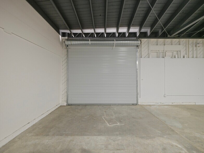 More Photos Of 2215 Randolph St, Huntington Park Manufacturing For Sale