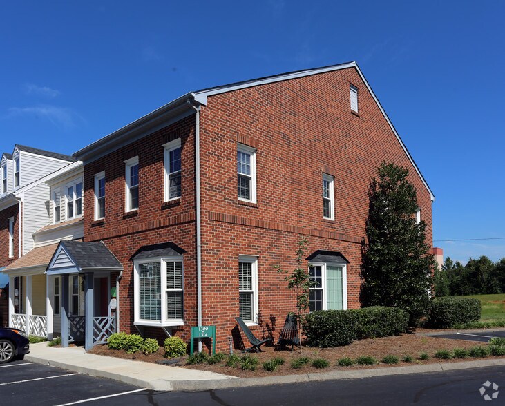 More Photos Of 1300-1302 Ashley Sq, Winston-Salem Office For Lease