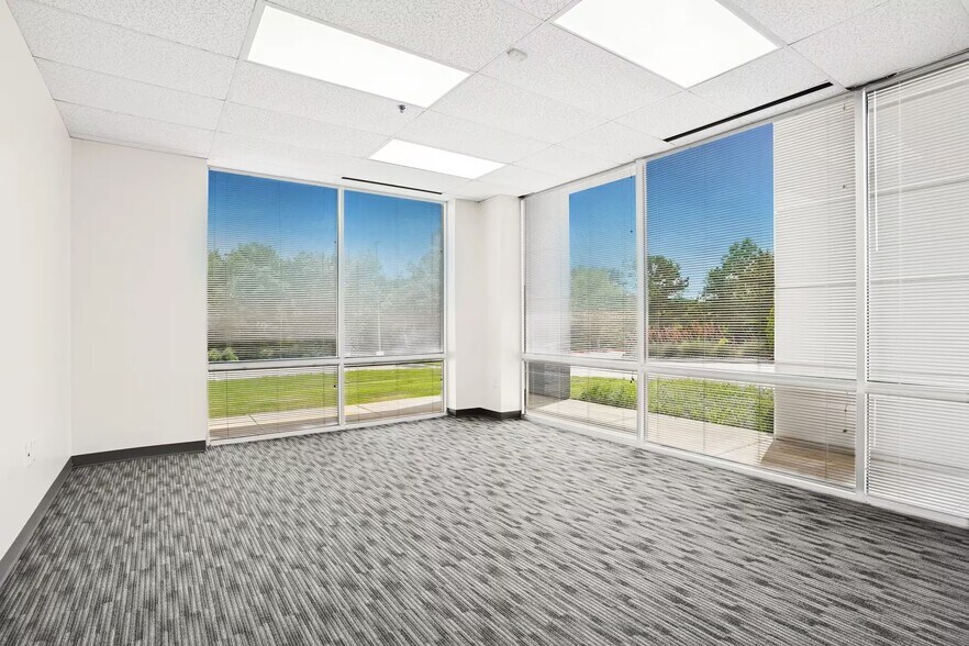 More Photos Of 615 Westport Pky, Grapevine Unknown For Lease
