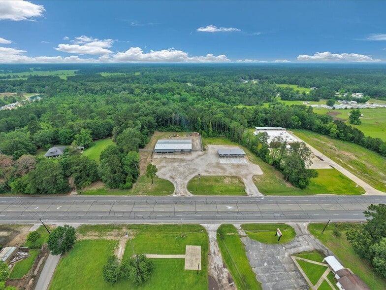 More Photos Of 9343 S US Highway 69, Huntington Showroom For Sale
