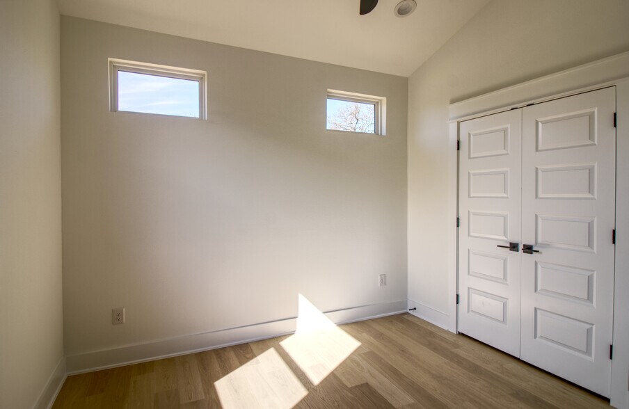 More Photos Of 2608 Bristol Dr, Austin Multifamily For Sale