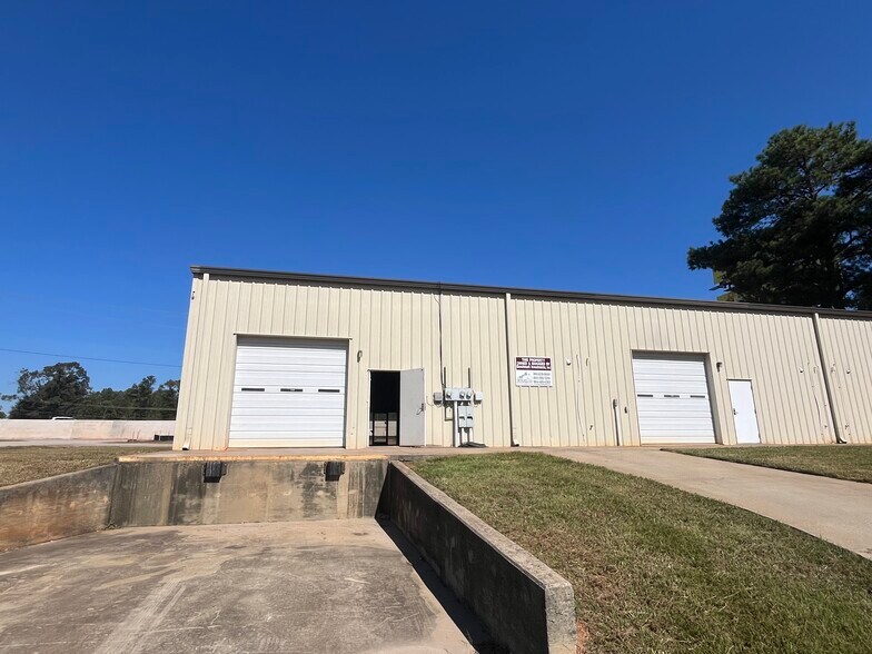 More Photos Of 474 Hampshire Dr, Gaffney Showroom For Lease