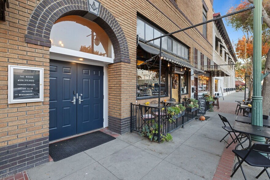 More Photos Of 128 S E St, Exeter Storefront For Sale