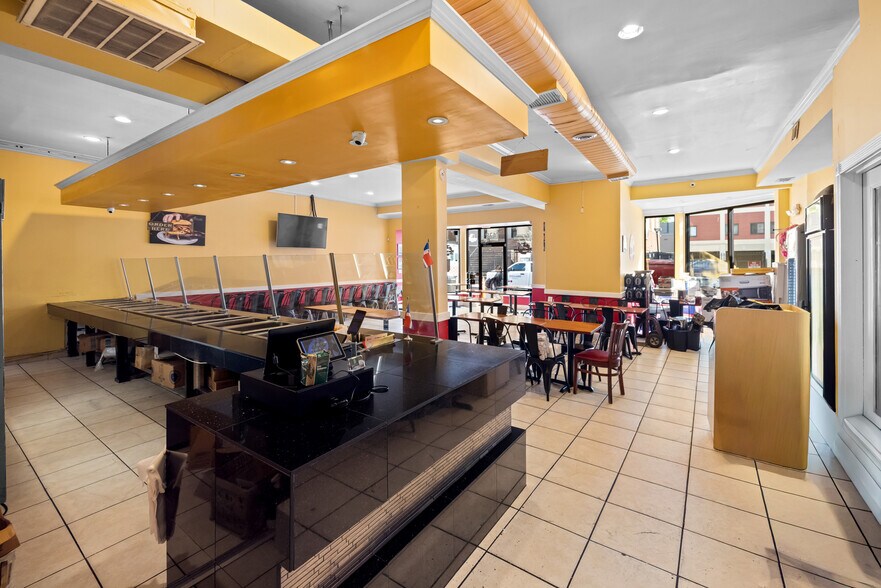 More Photos Of , Washington General Retail For Sale