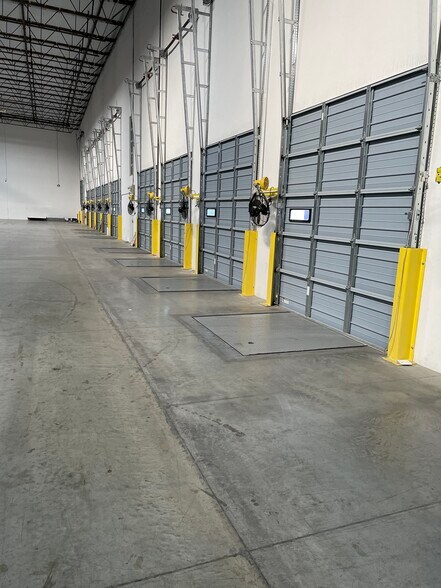 More Photos Of 212 Markham St, Perris Warehouse For Lease