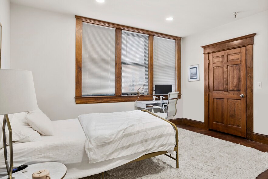 More Photos Of 82 N Pearl St, Albany Apartments For Sale
