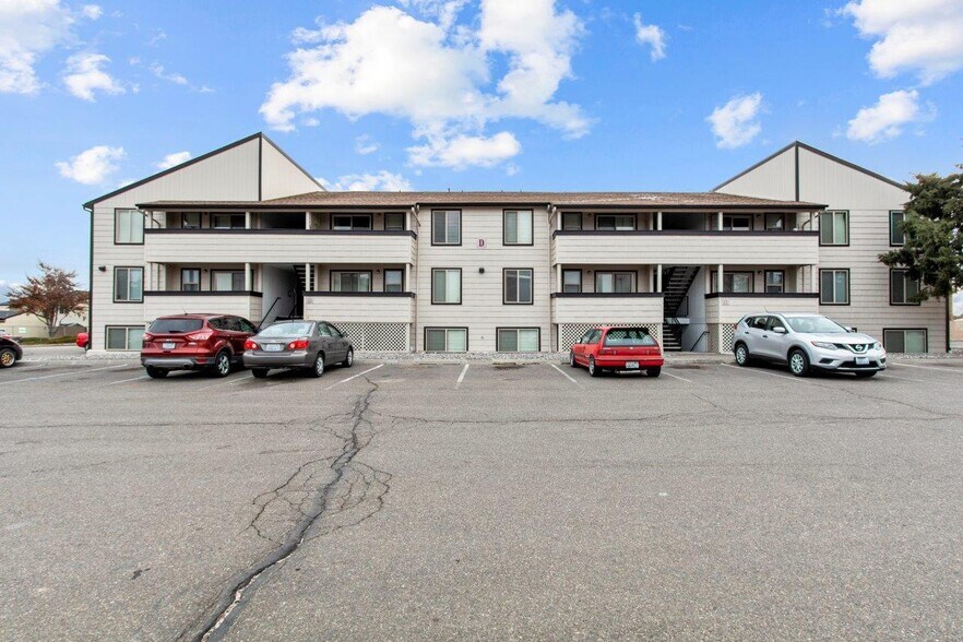 More Photos Of 465 N Arthur St, Kennewick Apartments For Sale