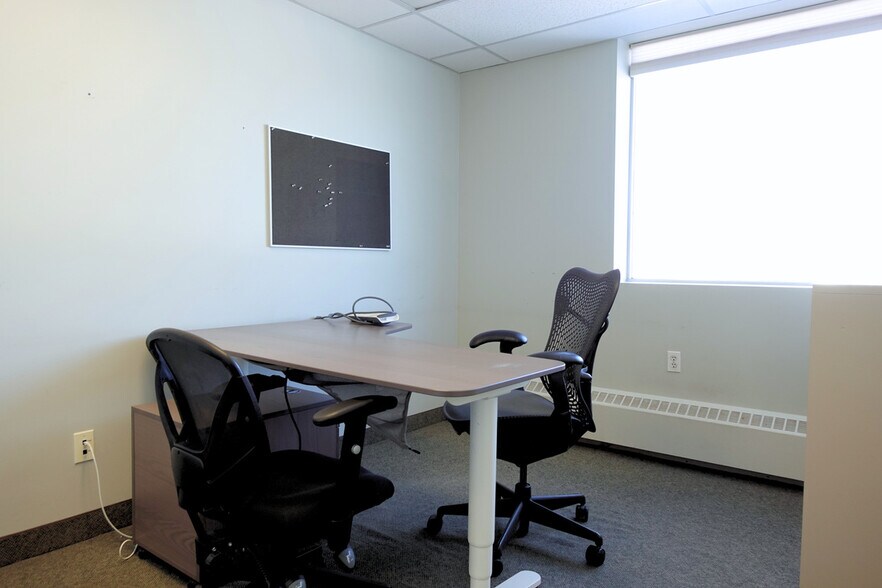 More Photos Of 1026 16th Ave NW, Calgary Storefront Retail Office For Lease