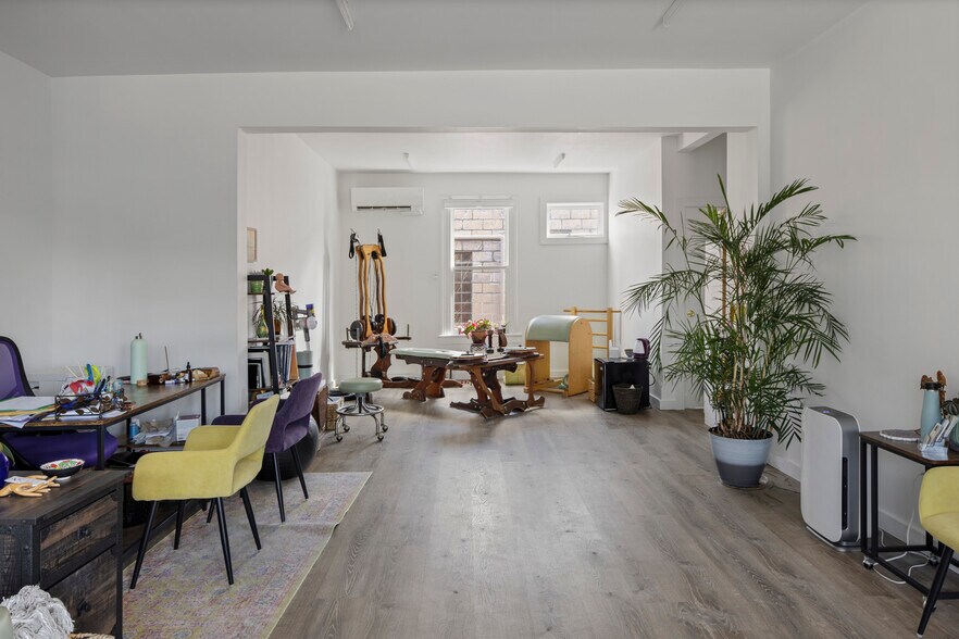 More Photos Of 78 Green St, Hudson Freestanding For Sale