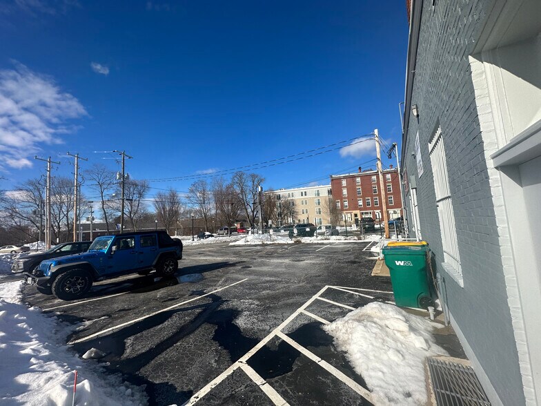 More Photos Of 21 Main St, Rochester Storefront Retail Residential For Lease