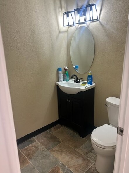 More Photos Of 2501 Commerce, Houston Warehouse For Lease