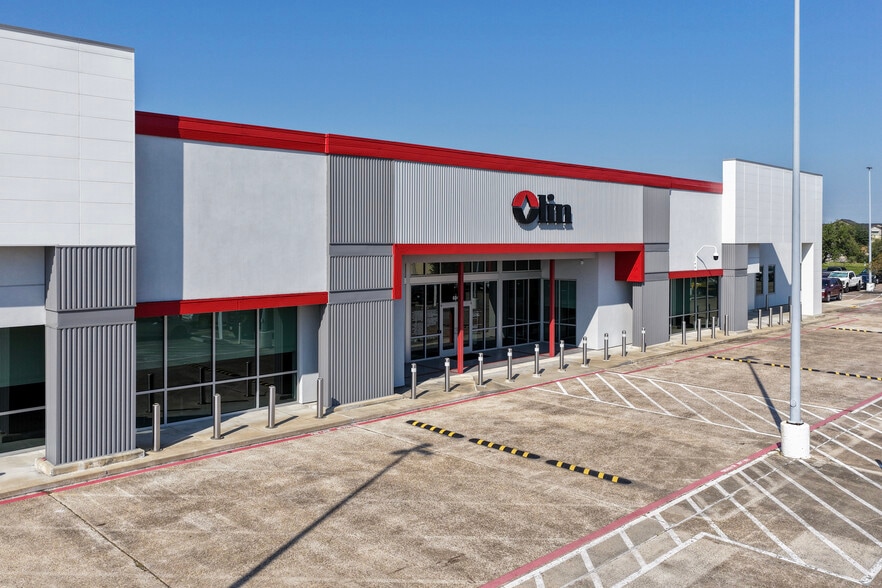 More Photos Of 604 Highway 332, Lake Jackson Office For Sale