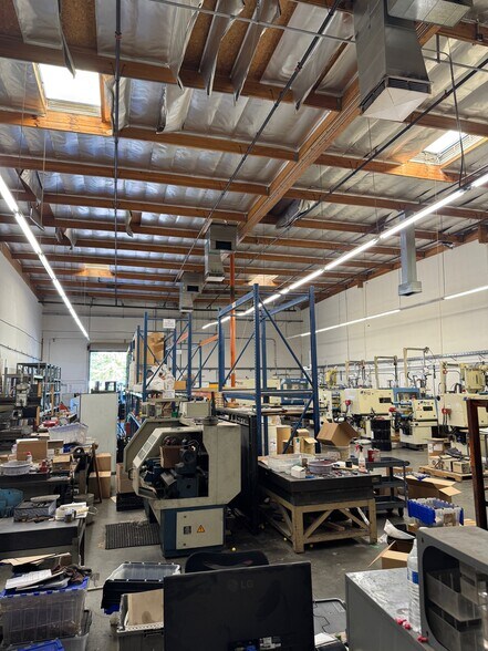 More Photos Of 25620 Rye Canyon Rd, Valencia Warehouse For Lease