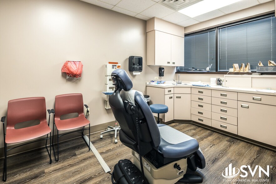 More Photos Of 1401 Harrodsburg Rd, Lexington Medical For Lease