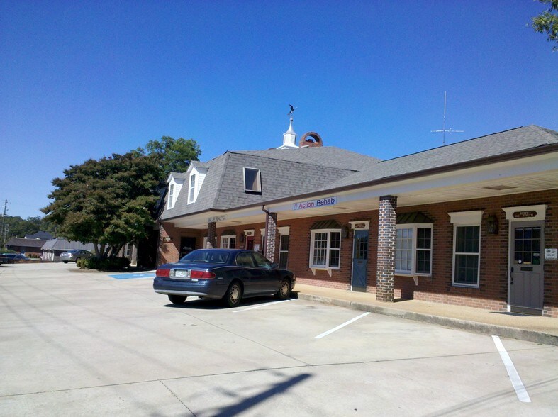 Primary Photo Of 300 W Broome St, Lagrange Office For Sale