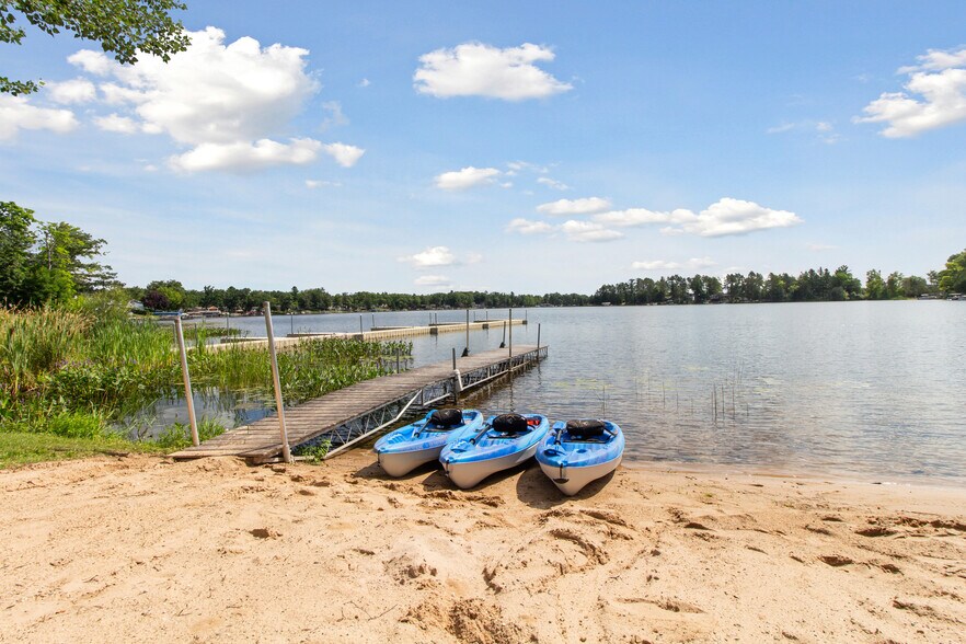 More Photos Of 4998 Main Ext, Long Lake Hospitality For Sale