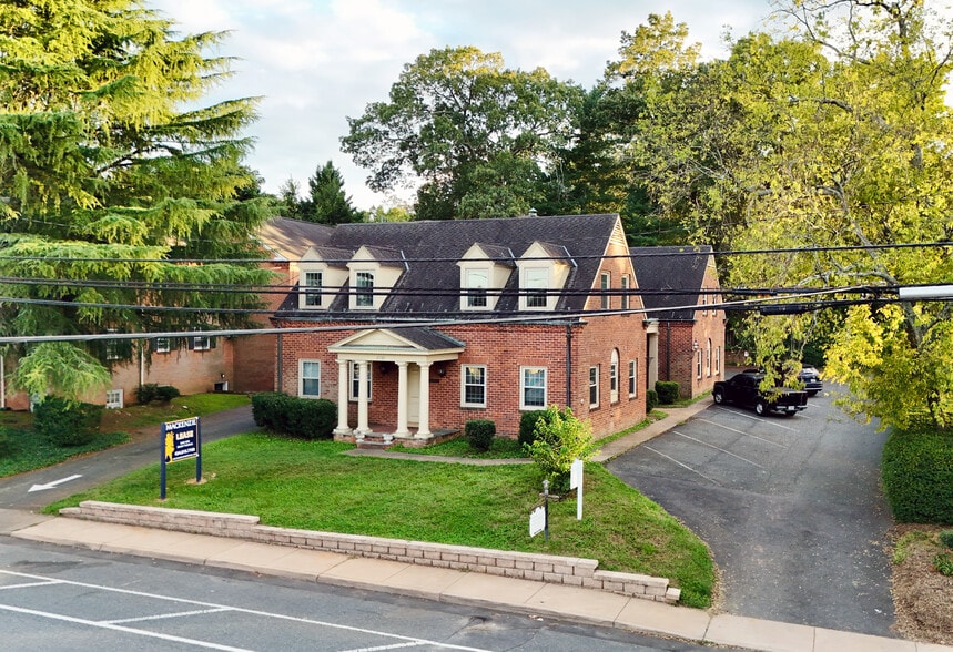 More Photos Of 2120 Ivy Rd, Charlottesville Office For Lease