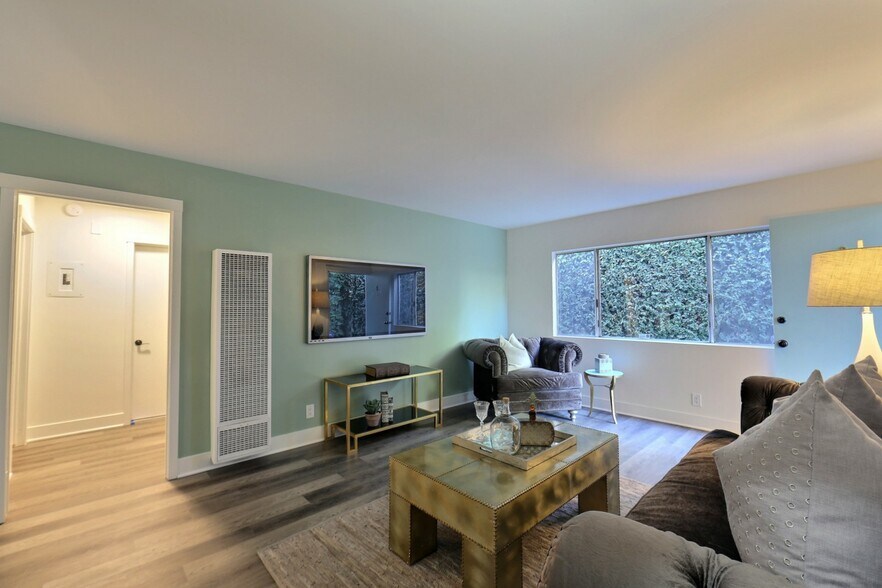 More Photos Of 534 Broadway St, Venice Apartments For Sale