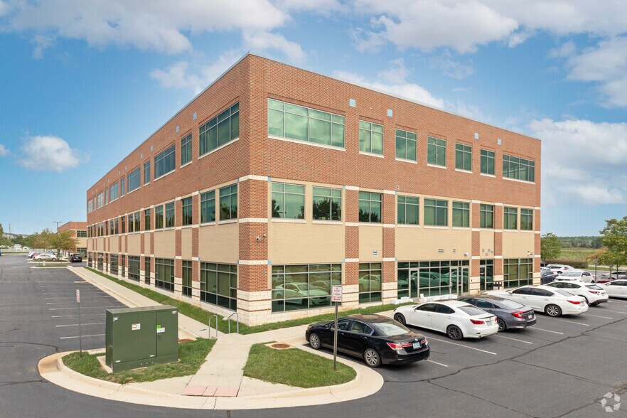 More Photos Of 24805 Pinebrook Rd, Chantilly Medical For Lease