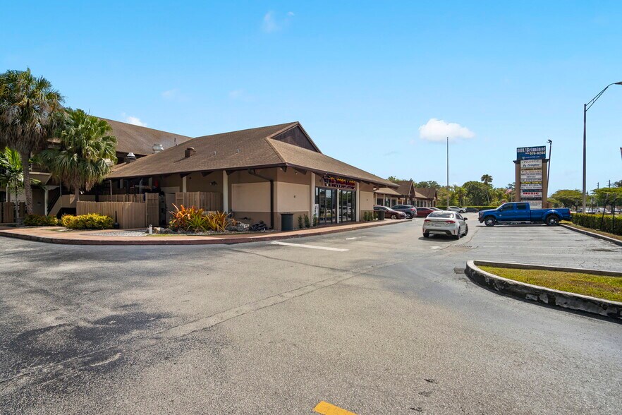 More Photos Of 10471 N Kendall Dr, Miami Storefront Retail Office For Lease