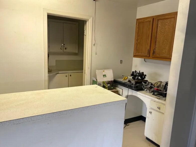 More Photos Of 569 Bear Dr, Timpson Medical For Sale