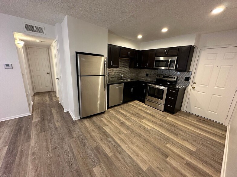 More Photos Of 700-710 NW 17th St, Oklahoma City Apartments For Sale