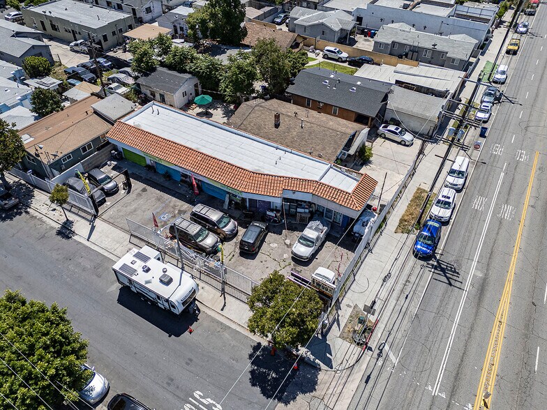 More Photos Of 6500 S Hoover St, Los Angeles General Retail For Sale