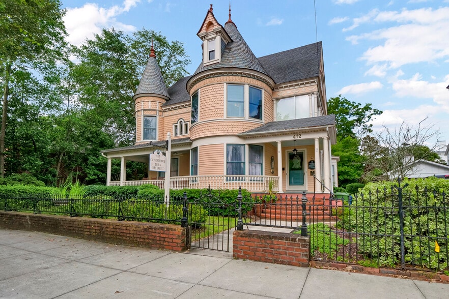 More Photos Of 412 S 3rd St, Wilmington Hospitality For Sale