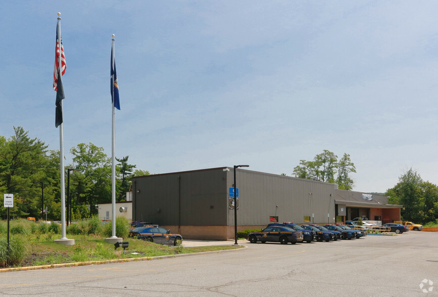 Primary Photo Of 160 N Route 303, West Nyack Warehouse For Lease