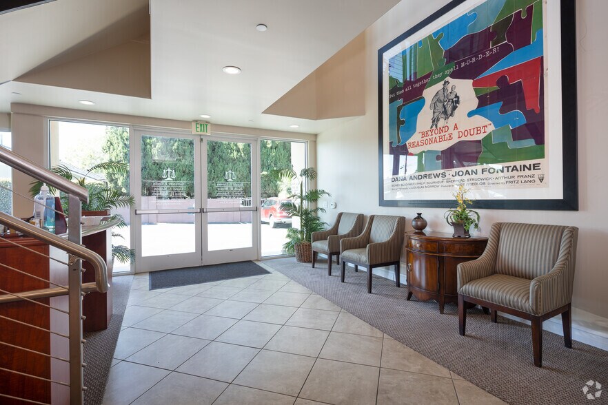 More Photos Of 1043 Civic Center Dr W, Santa Ana Office For Lease