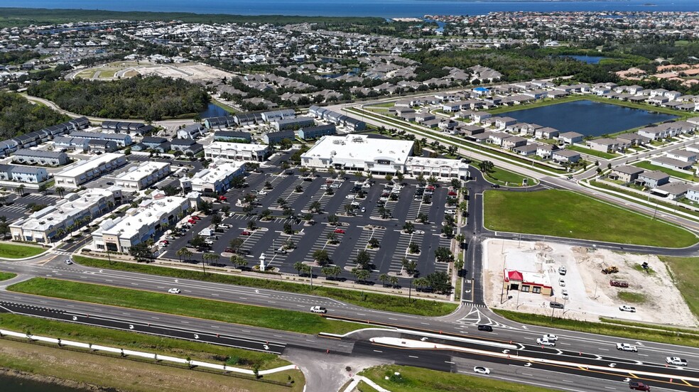 More Photos Of 2527 Harbor Village Lane, Apollo Beach General Retail For Lease