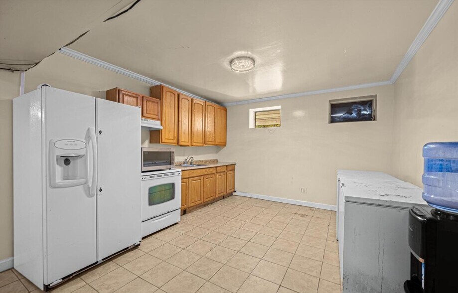 17604 Washington Grove Ln, Gaithersburg, MD 20877 Religious Facility