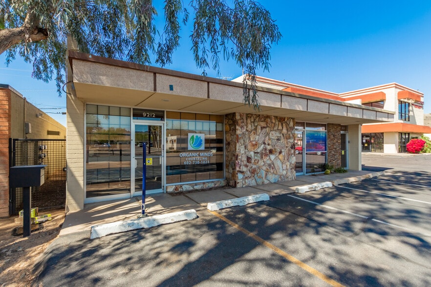 More Photos Of 9212 N Central Ave, Phoenix General Retail For Lease