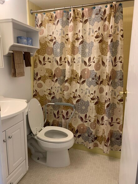 More Photos Of 4220 Saw Mill Run Blvd, Pittsburgh Assisted Living For Sale