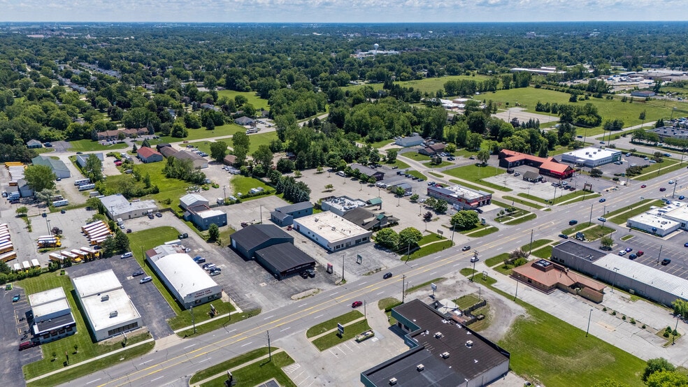 More Photos Of 3220 Bay Rd, Saginaw Storefront For Sale