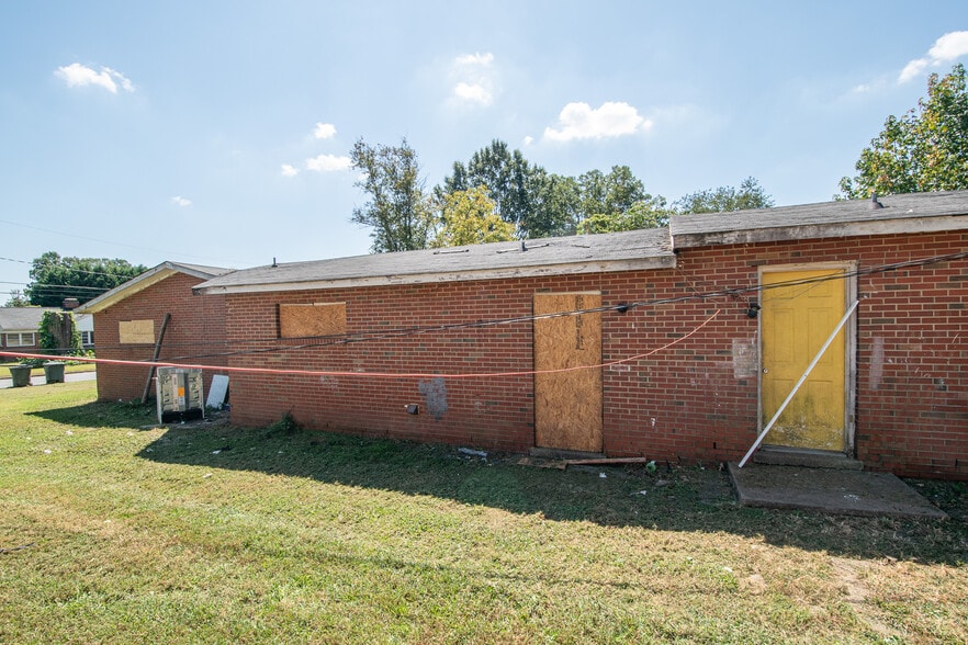 More Photos Of 3425 Martin Ave, Greensboro Apartments For Sale