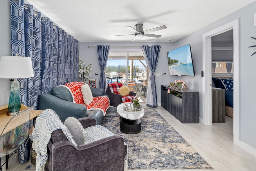 More Photos Of 9022 Midnight Pass Rd, Sarasota Apartments For Sale