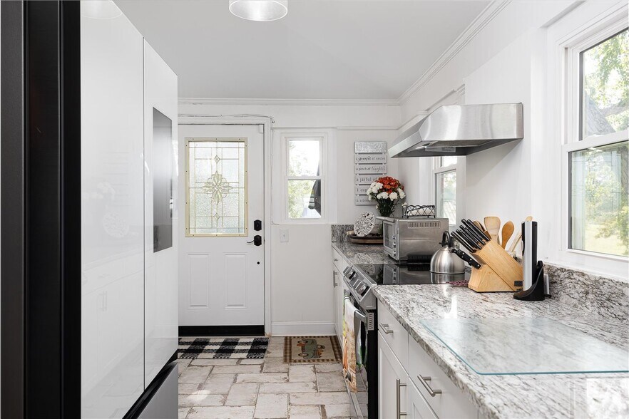 More Photos Of 667 Hustle Rd, Hustle Winery Vineyard For Sale