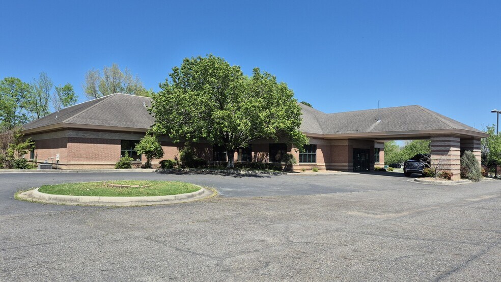 More Photos Of 130 Medical Park Pl, Hot Springs Medical For Lease