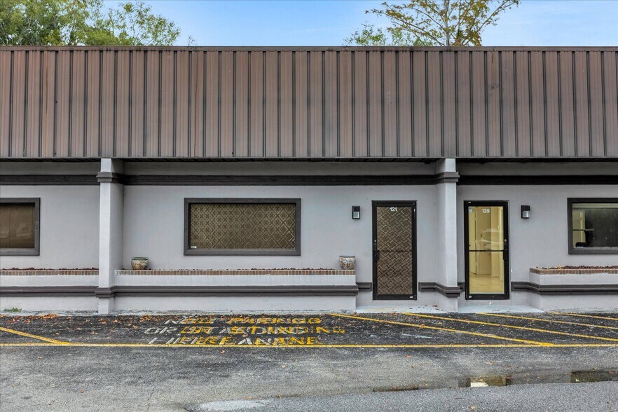 More Photos Of 2005 Tree Fork Ln, Longwood Warehouse For Sale