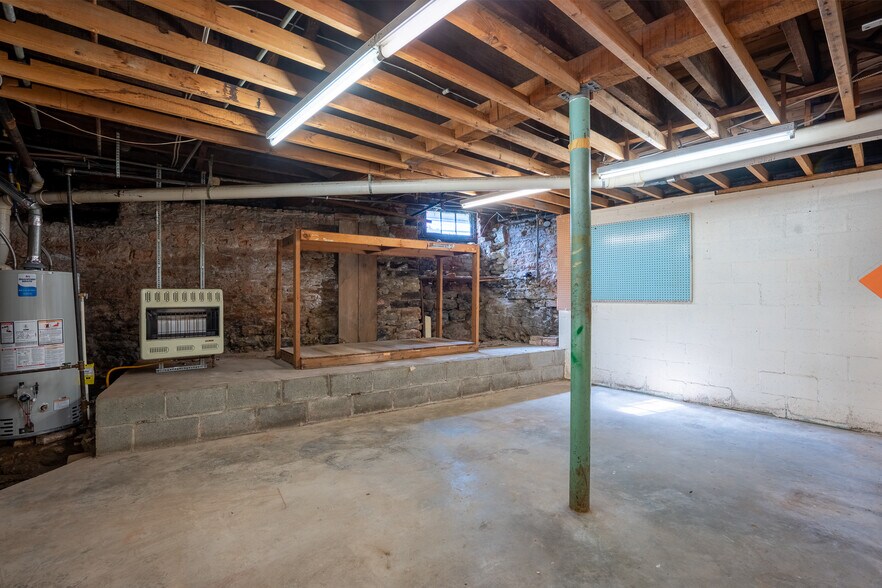 More Photos Of 250-252 Xenia Ave, Yellow Springs Storefront Retail Residential For Sale