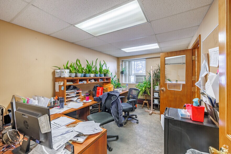 More Photos Of 151 Midler Park Dr, Syracuse Manufacturing For Sale