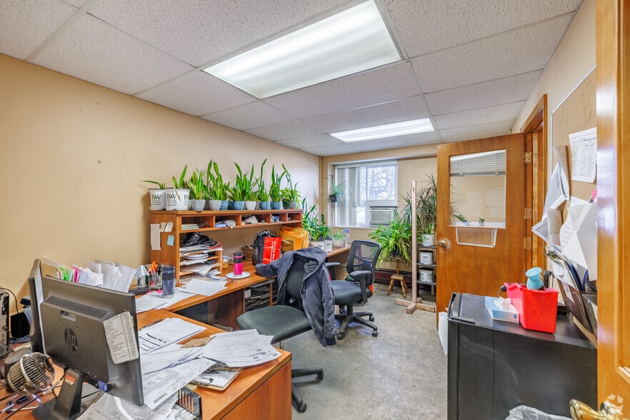 More Photos Of 151 Midler Park Dr, Syracuse Manufacturing For Sale