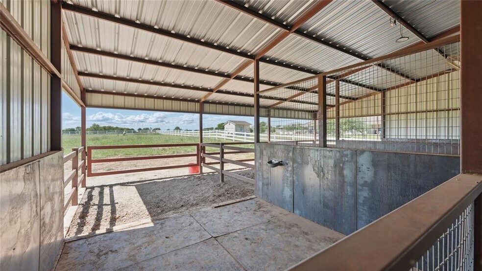 More Photos Of 310 Hatter Dr, Moody Land For Sale